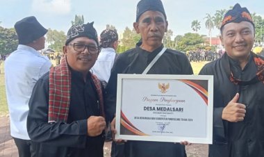 Desa Medalsari Kecamatan Saketi, Mendapatkan Penghargaan Desa Berkinerja Baik Tahun 2024, Dari Bupati Pandeglang