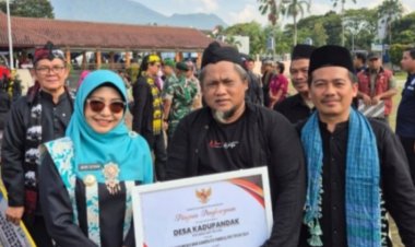 Di Hari Jadi Ke 151 Pandeglang, Desa Kadupandak Picung Mendapatkan Penghargaan Berkinerja Baik Dari Bupati Pandeglang
