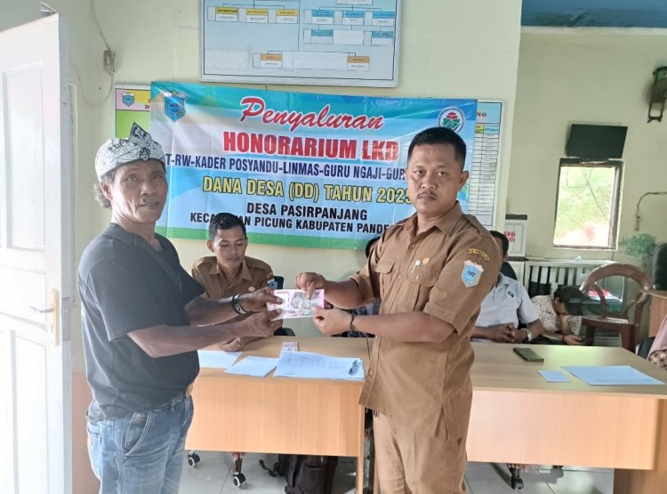 Pembagian Honor LKD Desa Pasir Panjang Kecamatan Picung Dari DD Tahap 1 2025, Berjalan Lancar