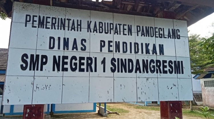 Seorang Oknum Guru SMPN 1 Sindangresmi Diduga Naymbi Jadi Calo Proyek Program Pemerintah 