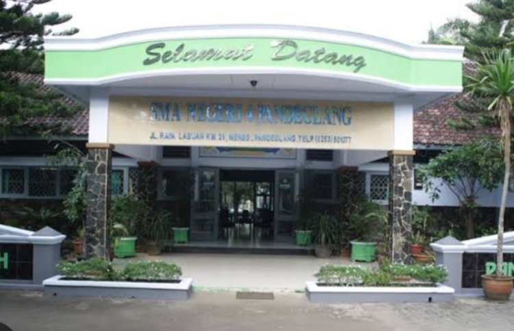 DPC Amira Pandeglang, Menyoal Terkait Penjualan Seragam & LPJ Dana BOS Di SMAN 4 Pandeglang