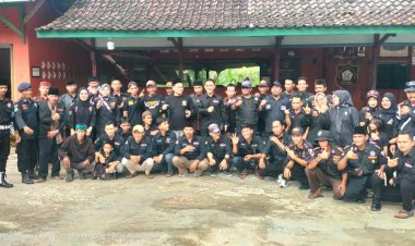 Senyum Ramah Ormas BPPKB dan FKPM saat berbagi takjil di Mandalawangi 