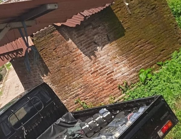 MBG Dikirim Pakai Mobil Bak Terbuka, Publik Murka: Program Bergizi Jangan Diangkut Seperti Barang Rongsokan!  ‎