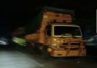 ‎Diduga Langgar UU Minerba, Truk Muatan Batu Bara Terpantau Beraktivitas Malam Hari di Kawasan PLTU 2 Labuan