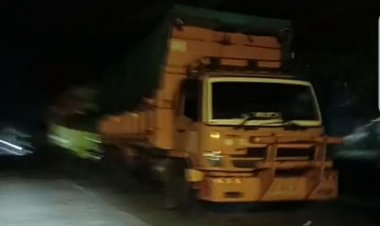‎Diduga Langgar UU Minerba, Truk Muatan Batu Bara Terpantau Beraktivitas Malam Hari di Kawasan PLTU 2 Labuan