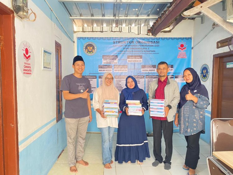 SPPG SINDANGLAYA 2 BAGIKAN BUKU KE YATIM PIATU  ‎