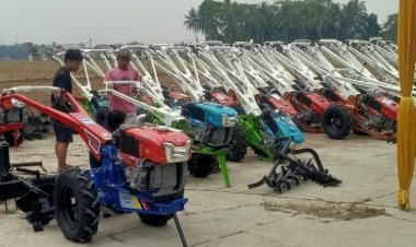 ‎100 Alsintan Lewat Pokir DPRD Pandeglang Disalurkan, 12 Kecamatan Tak Kebagian  ‎