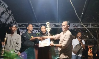Acara Pelombaan Layang-layang Di Desa Pasirkadu Kecamatan Sukaresmi, Dihadiri Ketua Komisi IV DPRD Pandeglang TB. Udi Juhdi & Unsur Forkopincam