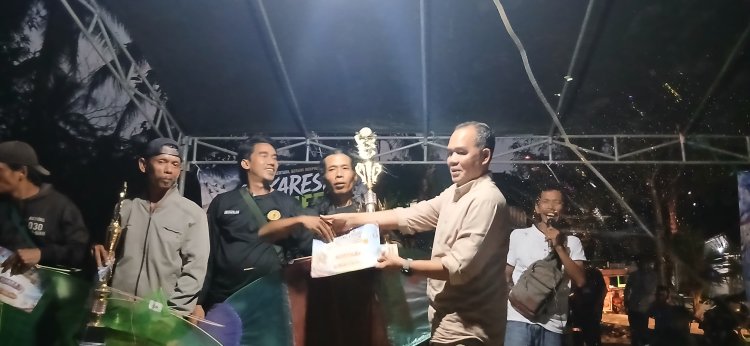 Acara Pelombaan Layang-layang Di Desa Pasirkadu Kecamatan Sukaresmi, Dihadiri Ketua Komisi IV DPRD Pandeglang TB. Udi Juhdi & Unsur Forkopincam