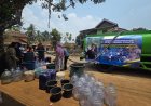 ‎Peduli Warga Terdampak Kemarau, Dapur SPPG Cisereh Cisata Siapkan Lima Mobil Bantuan Air Bersih